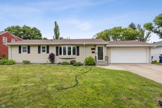 1512 10th Avenue S, Moorhead, MN 56560