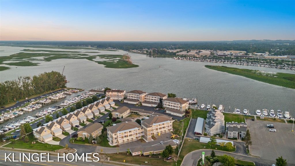 930 W Savidge Street 4, Spring Lake, MI 49456