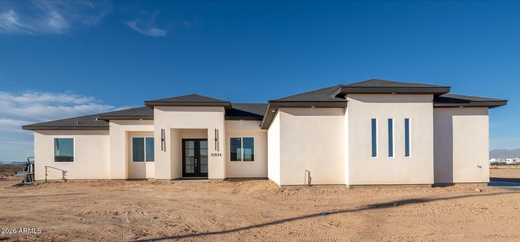 Image 1 of property listing at 31824 W HADLEY Street, Buckeye, AZ 85326