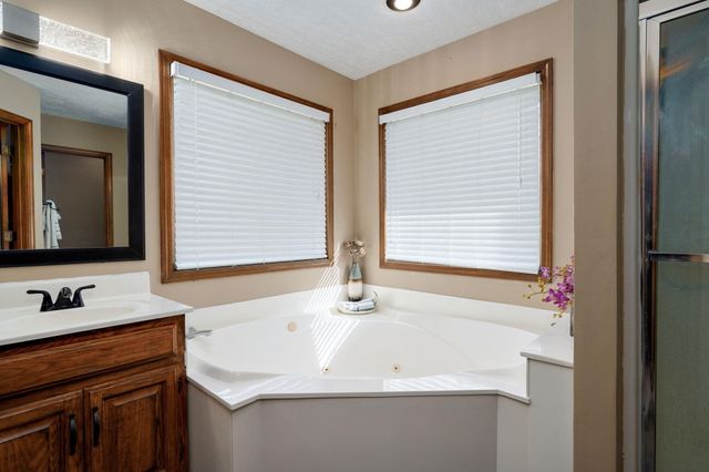 2080 N Preakness Drive, Nixa, MO 65714