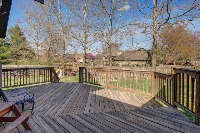 2080 N Preakness Drive, Nixa, MO 65714