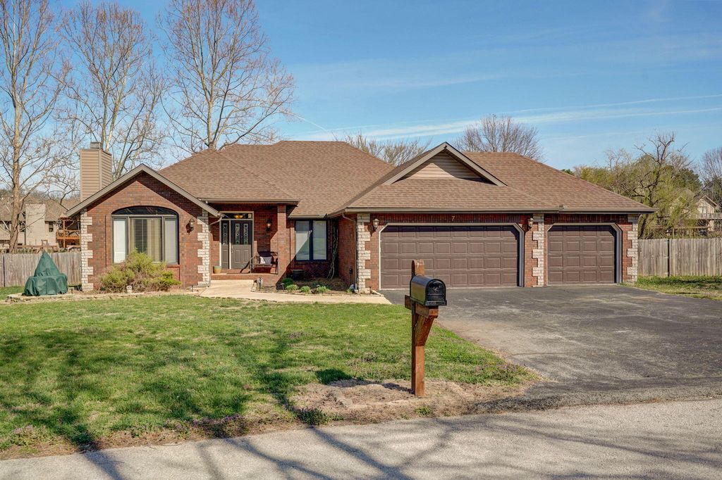 2080 N Preakness Drive, Nixa, MO 65714