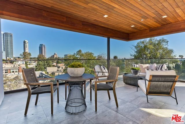 1839 Pandora Avenue PH, Los Angeles, CA 90025