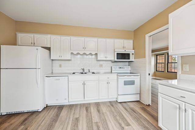3526 Rue De Fleur, Columbus, OH 43221