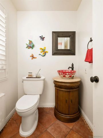 618 Gravilla Pl, La Jolla, CA 92037