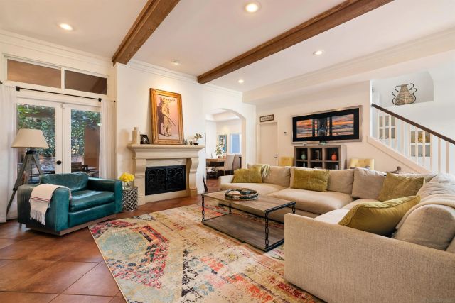 618 Gravilla Pl, La Jolla, CA 92037