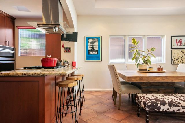 618 Gravilla Pl, La Jolla, CA 92037