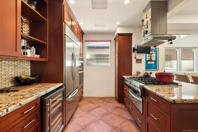 618 Gravilla Pl, La Jolla, CA 92037