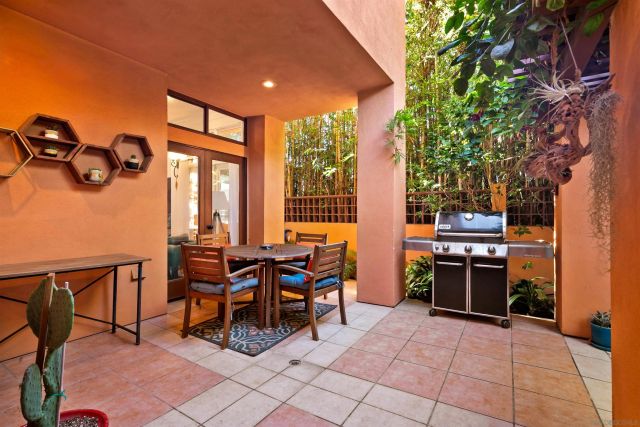 618 Gravilla Pl, La Jolla, CA 92037