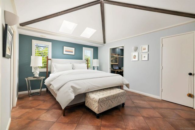 618 Gravilla Pl, La Jolla, CA 92037