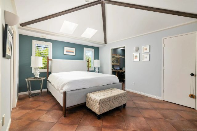 618 Gravilla Pl, La Jolla, CA 92037