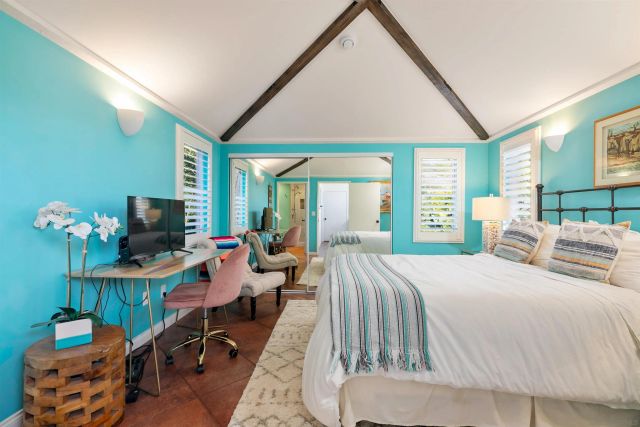 618 Gravilla Pl, La Jolla, CA 92037