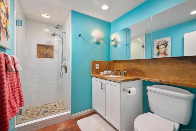 618 Gravilla Pl, La Jolla, CA 92037