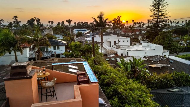 618 Gravilla Pl, La Jolla, CA 92037