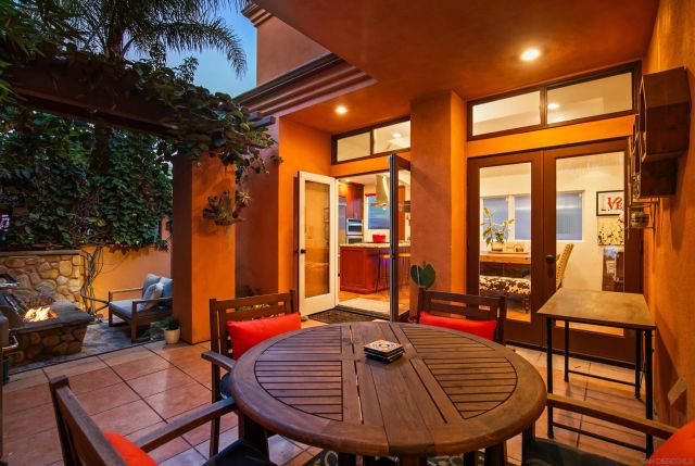 618 Gravilla Pl, La Jolla, CA 92037