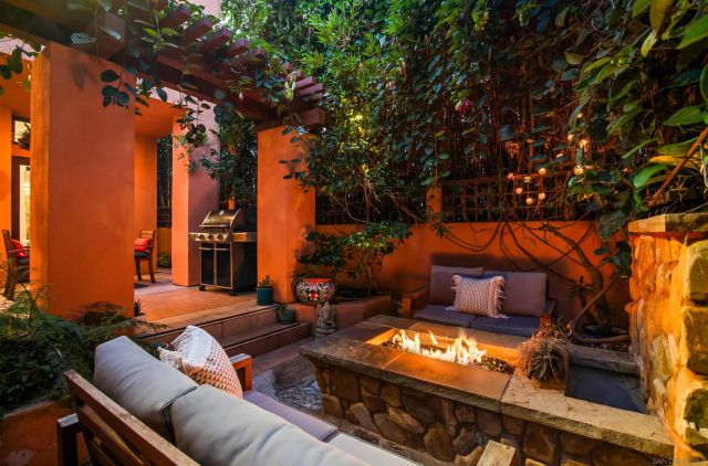 618 Gravilla Pl, La Jolla, CA 92037