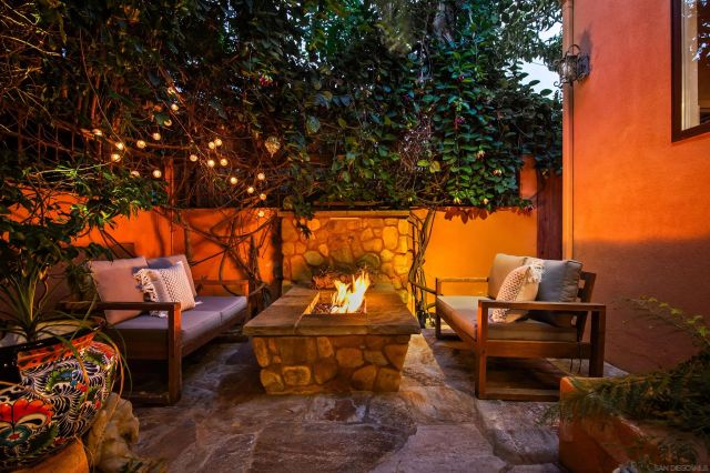 618 Gravilla Pl, La Jolla, CA 92037