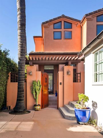 618 Gravilla Pl, La Jolla, CA 92037