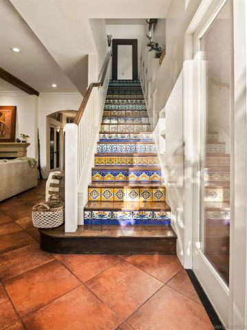 618 Gravilla Pl, La Jolla, CA 92037