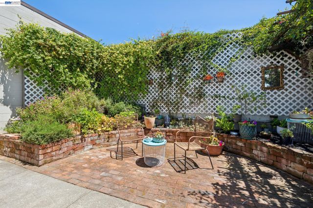 1120 Chestnut Street, Alameda, CA 94501