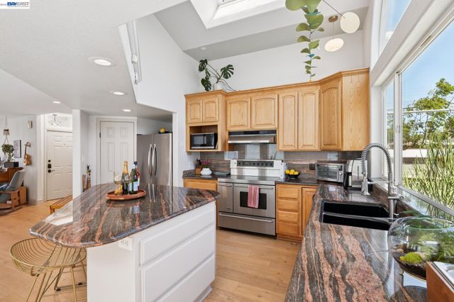 1120 Chestnut Street, Alameda, CA 94501