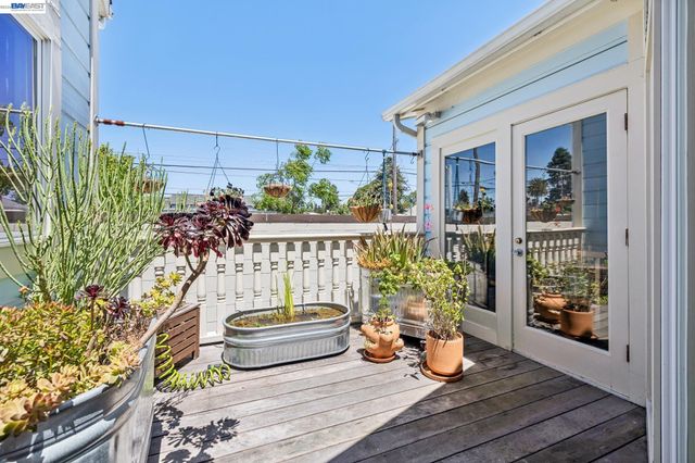 1120 Chestnut Street, Alameda, CA 94501