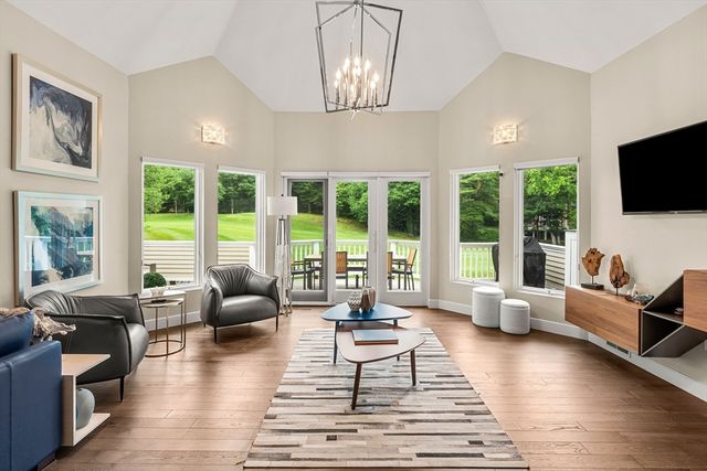 204 Country Club Way, Ipswich, MA 01938