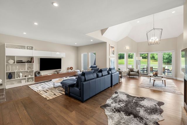 204 Country Club Way, Ipswich, MA 01938