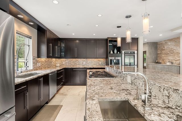 204 Country Club Way, Ipswich, MA 01938