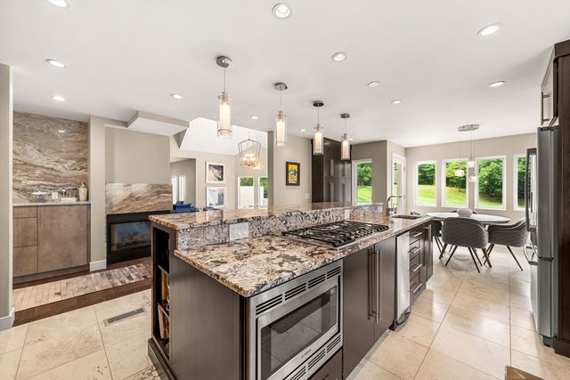 204 Country Club Way, Ipswich, MA 01938