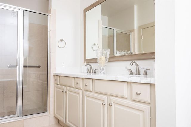 4899 Montrose Boulevard 1303, Houston, TX 77006