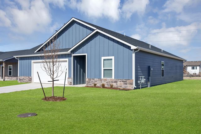 9407 E Hurst St, Wichita, KS 67210