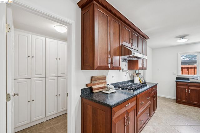 387 Gladys Dr, Pleasant Hill, CA 94523