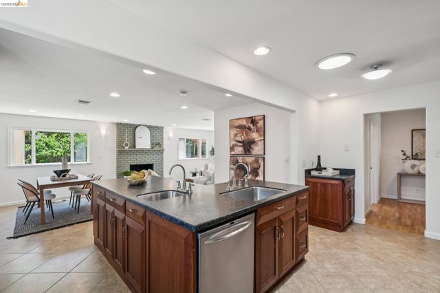 387 Gladys Dr, Pleasant Hill, CA 94523