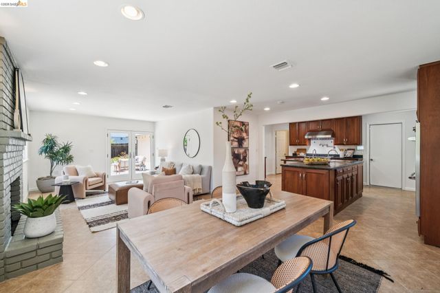 387 Gladys Dr, Pleasant Hill, CA 94523