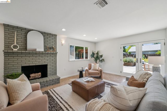 387 Gladys Dr, Pleasant Hill, CA 94523