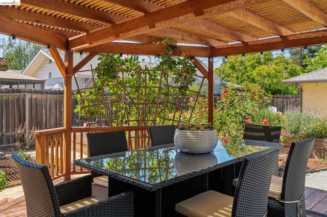 387 Gladys Dr, Pleasant Hill, CA 94523