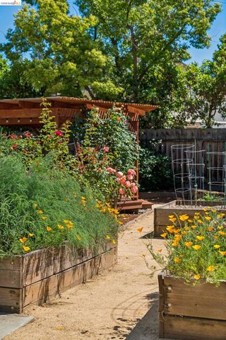 387 Gladys Dr, Pleasant Hill, CA 94523