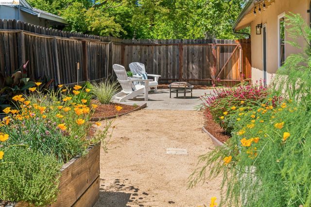 387 Gladys Dr, Pleasant Hill, CA 94523