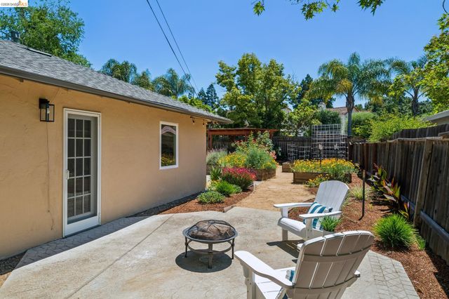 387 Gladys Dr, Pleasant Hill, CA 94523