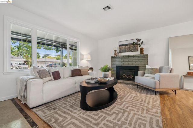 387 Gladys Dr, Pleasant Hill, CA 94523