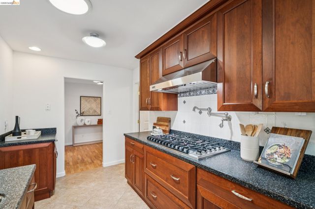 387 Gladys Dr, Pleasant Hill, CA 94523
