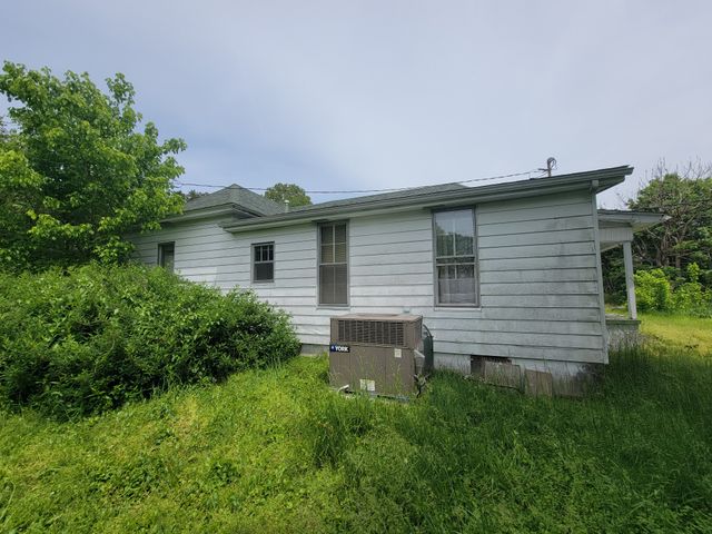 926 E Railroad St, Waverly, TN 37185