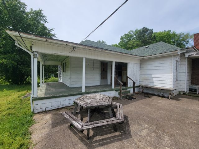 926 E Railroad St, Waverly, TN 37185