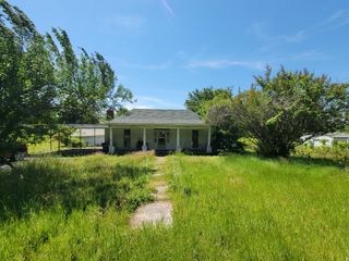 926 E Railroad St, Waverly, TN 37185