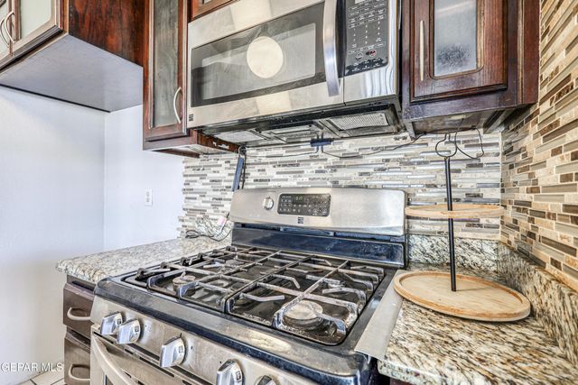 9724 STAUBACH Drive, El Paso, TX 79927