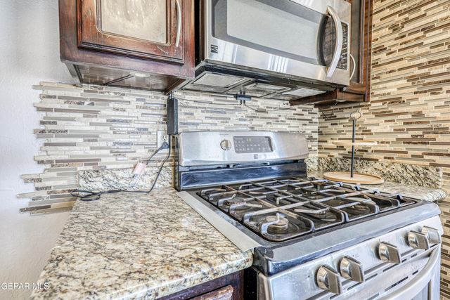 9724 STAUBACH Drive, El Paso, TX 79927