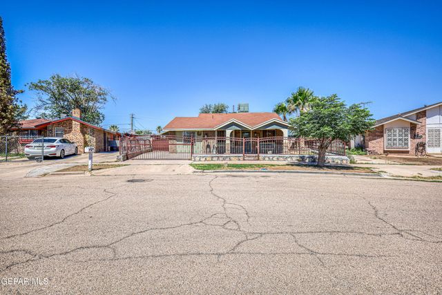 9724 STAUBACH Drive, El Paso, TX 79927