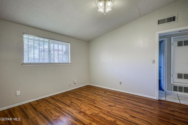 9724 STAUBACH Drive, El Paso, TX 79927