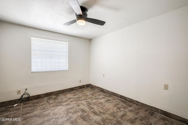 9724 STAUBACH Drive, El Paso, TX 79927